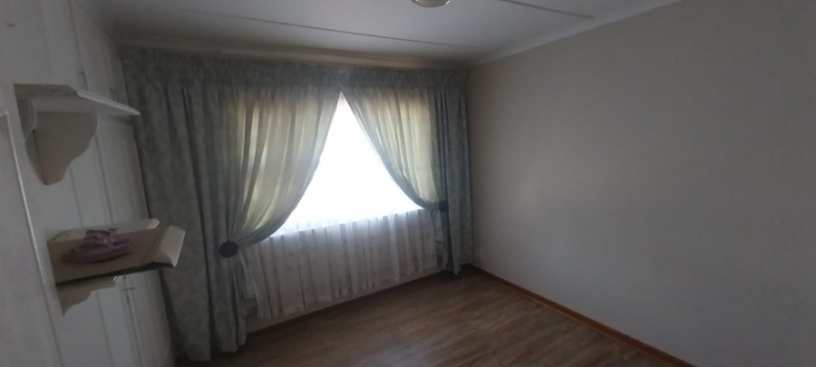 4 Bedroom Property for Sale in Beacon Bay Eastern Cape